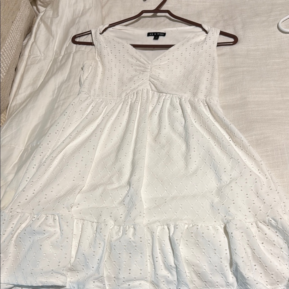 White Sleeveless Dress